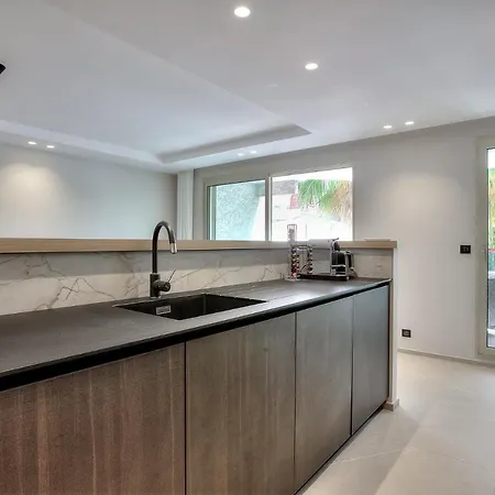 Apartment Luxury Flat With Balcony - Center *